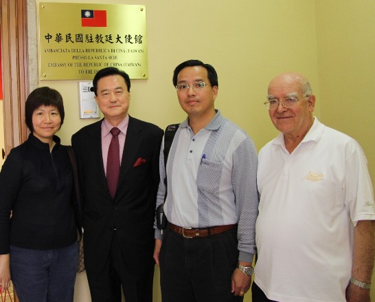 Ambassador Larry Wang（2nd from left) with Dr. Chen and his wife (2nd from right and 1st from left), and Fr. Giuseppe Didone (1st from right).