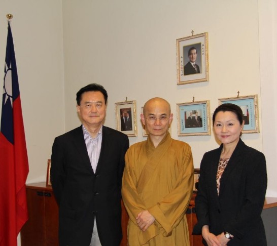 Ambassador and Mrs. Larry Yu-yuan Wang pose inside the Chancery with Venerable Hui-min Shi (middle).