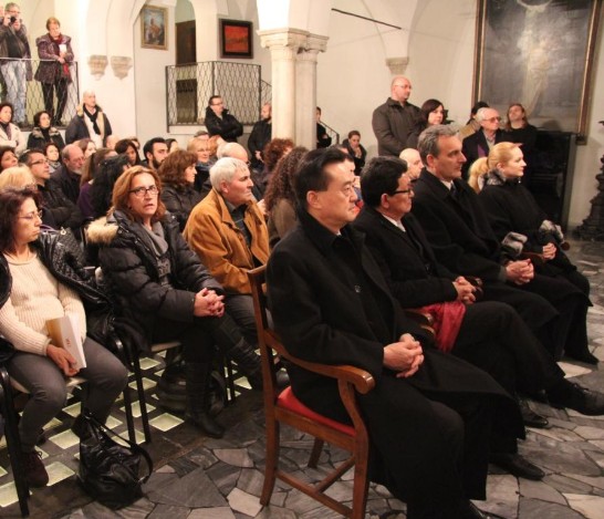 Ambassador Larry Wang (1st row, 1st right) attends the prize awarding ceremony
