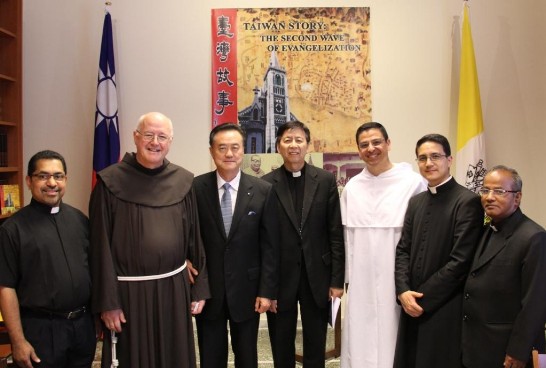Ambassador Larry Wang (3rd from left) with Archbishop Savio Hon (4th from left), Fr. Aidan McGrath (2nd from left) General Secretary of the Franciscan Order, Jesuit Fr. Charles Lasrado (1st from left), Fr. Santiago Michael (1st from right) of the Pontifical Council for Interreligious Dialogue, and Fr. Mauricio Liu (2nd from right) of the Opus Dei.
