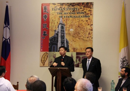Archbishop Savio Hon (left) addresses the public by paying tribute to the missionaries who came to Taiwan to evangelize while Ambassador Larry Wang (right) stands next to him. 