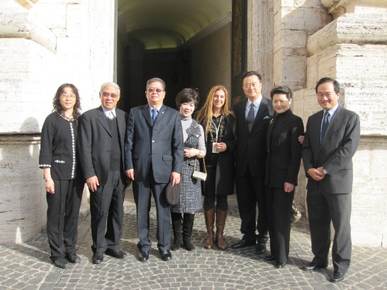 President Bernard Lee of Catholic Fu-jen University(third from left) accompanied by ROC Ambassador to the Holy See, Mr. Larry Yu-yuan Wang(third from right) visited St. Peter Cathedral on October 20, 2009 with courtesy and guided tour provided by the Holy See.