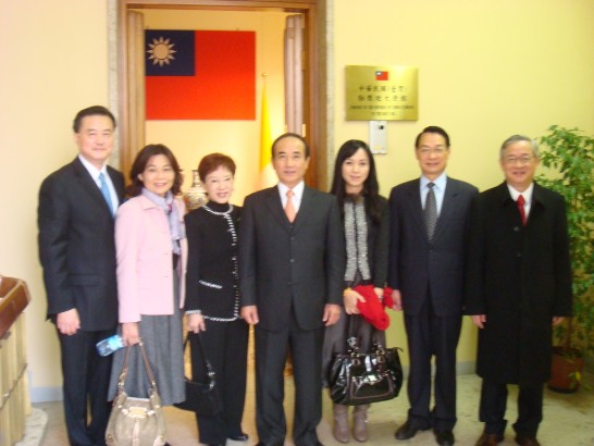 H.E. Jin-pyng Wang, President of ROC Legislative Yuan, visited the Embassy of the Republic of China to the Holy See.