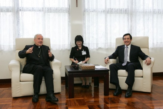 H.E. President Ma receives H.E. Paul Josef Cardinal Cordes at Fu-Jen University.