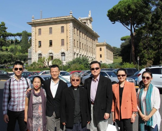 Amb. and Mrs. Wang(3rd and 2nd from right), with Contemporary Legend Theatre