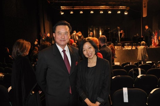王大使豫元（左）與羅馬蕭邦國際鋼琴大賽馬來西亞籍評審李七妹教授(右)合影