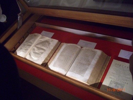 梵蒂岡天文台珍藏之哥白尼著作「天體運行論」第三版等古籍