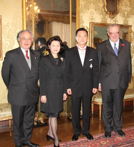 王豫元大使夫婦(中)、馬爾他騎士團元首費斯汀大教長(右)、總理兼外長馬哲立(左)