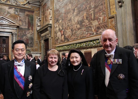 王豫元大使夫婦（左一、右二）與澳洲大使夫婦（右一、左二）合影