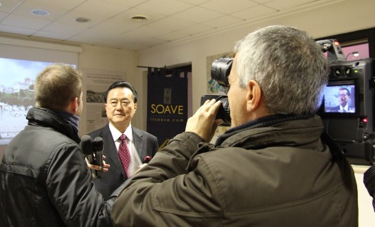 王豫元大使在研討會開始前接受當地媒體專訪