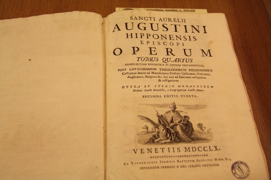 西元1760年印製之古籍在傳信大學「非洲特展」中展出。