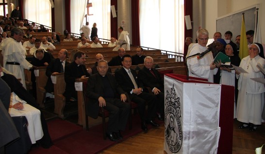 駐教廷大使王豫元（前排中）參加教廷宗座聖多瑪斯大學校新任校長就職典禮