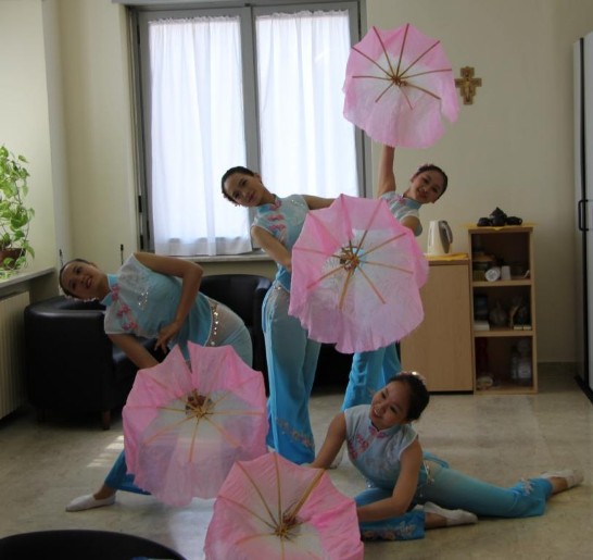 國立台灣藝術大學「青年大使團」在傳信大學漢學中心獻藝-裐扇文舞（3）