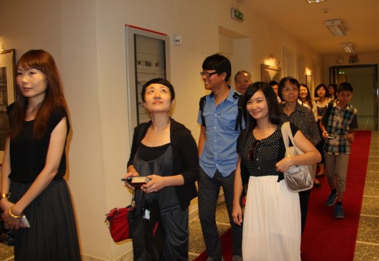 廣達文教基金會海外教育參訪團參觀大使館