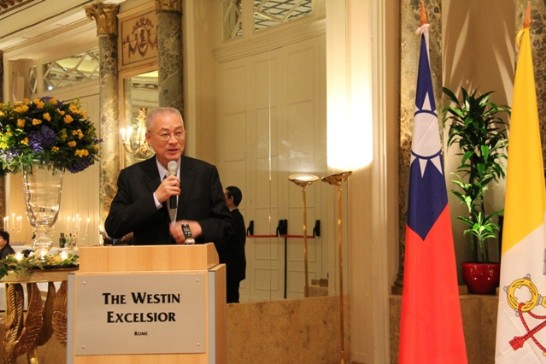 吳副總統於僑宴中致詞情形