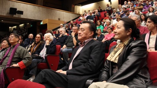 王大使豫元夫婦（右1及右2）應邀參加「朗世寧」傳電影首映會
