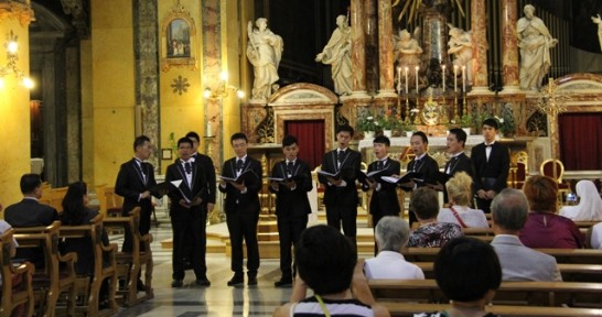 拉縴人合唱團於羅馬Santa Maria Traspontina教堂演唱獲滿堂彩