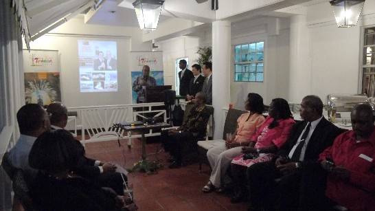 聖國國會議員新民主黨副主席李考克應邀於茶會致詞