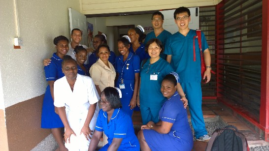 彰基醫療團與聖國地方衛生醫療人員合作提供義診服務