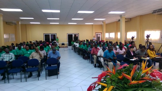 現場聖國8個合作社農民與相關官員代表。（2016年2月11日，聖文森衛理公會教堂會議室）