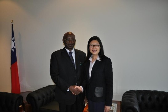 奈及利亞新任駐WTO常任代表David ADEJUWON大使來團拜會賴大使。