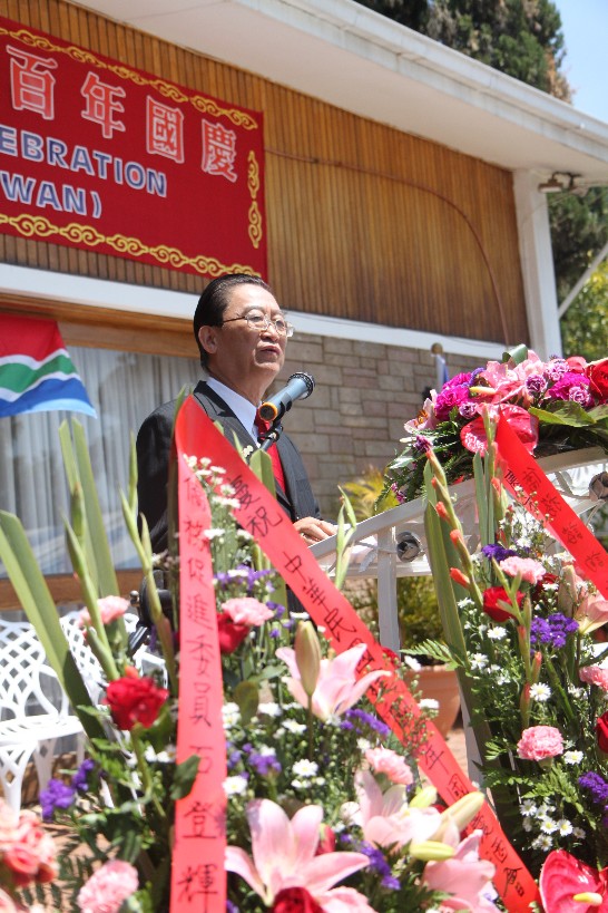 駐南非聯絡代表處在中華民國國慶當日於劉代表青雷位於南非首都普勒多利亞的官邸盛大舉辦國慶酒會，並於演說中呼籲南非政府支持我國有意義地參與國際組織的活動，吸引將近400多人共同與會。