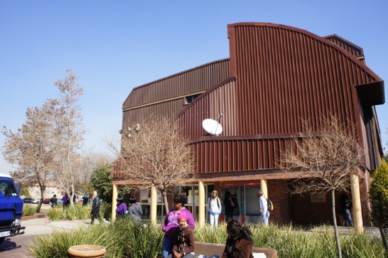 西北大學瓦爾三角洲校區圖書館外觀