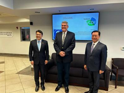 Director General Chou accompanied Lee Chao-Cheng, Secretary-General of Taiwan's International Cooperation Development Foundation to the headquarters of the Food for the Poor Organization (FFTP) in Miami