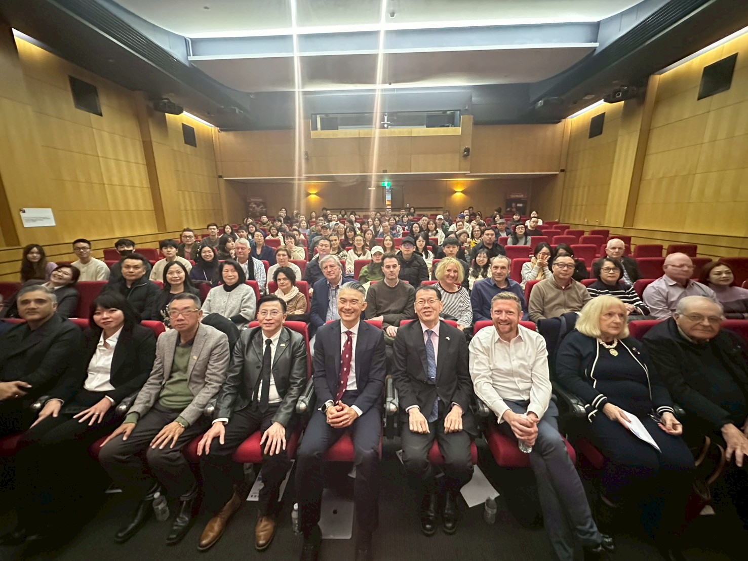 台灣《造山者》巡迴澳洲南方 維州、塔州政學產界聚焦半導體與台澳科技合作