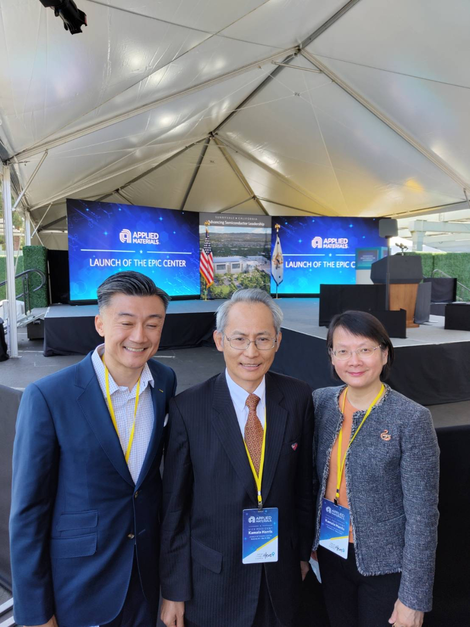 Dg scott lai and director ellen chen attend to applied materials