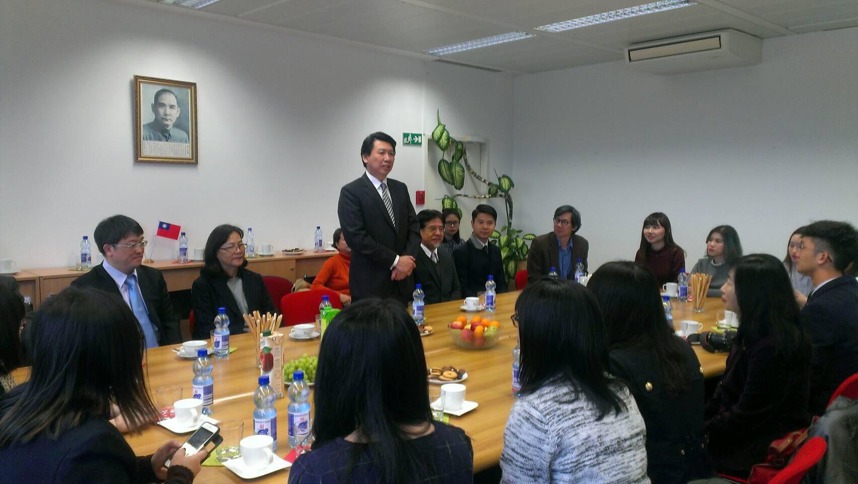駐捷克汪大使4月4日向東吳大學師生說明台捷關係