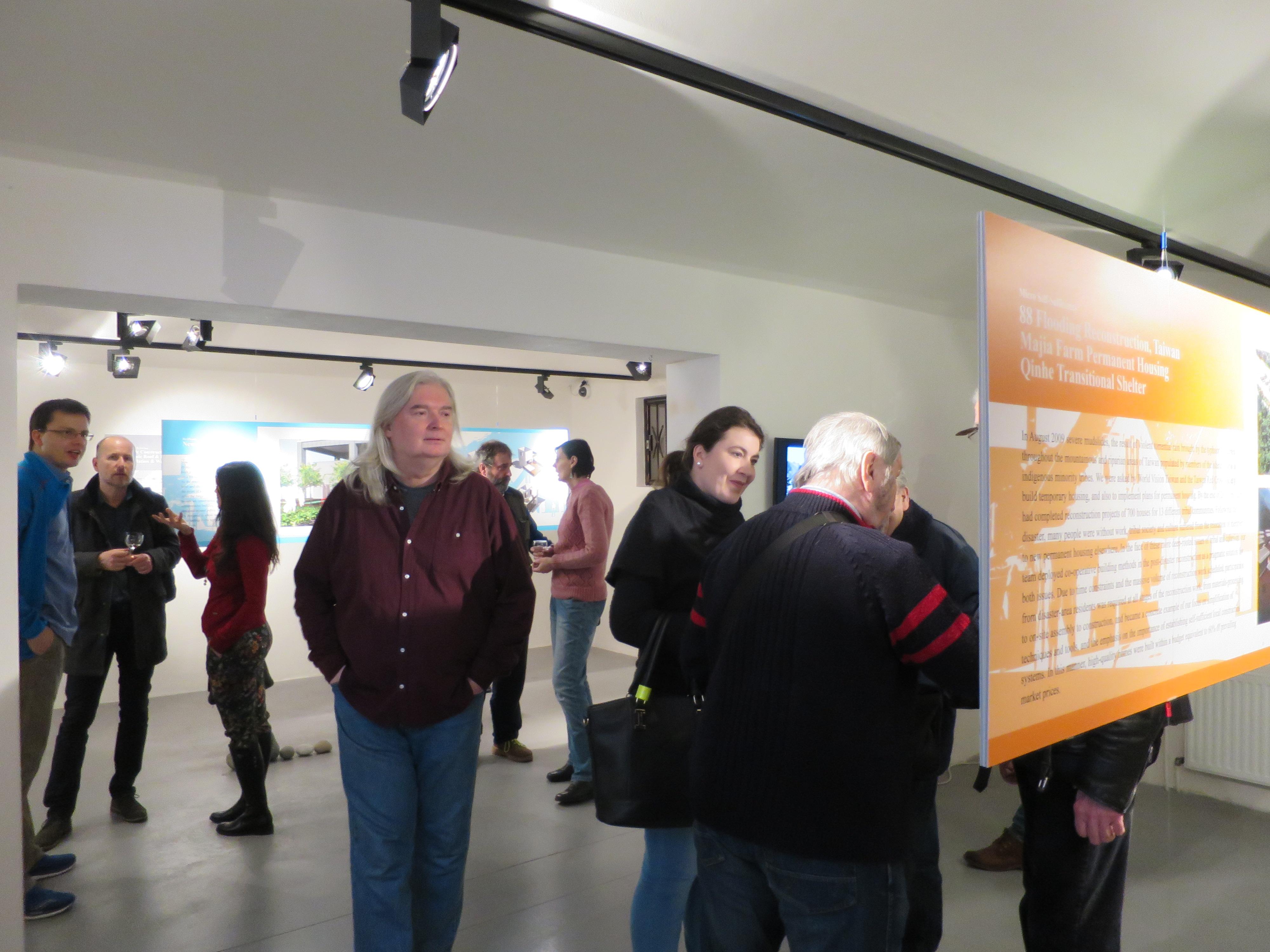 捷克民眾觀賞謝英俊建築展