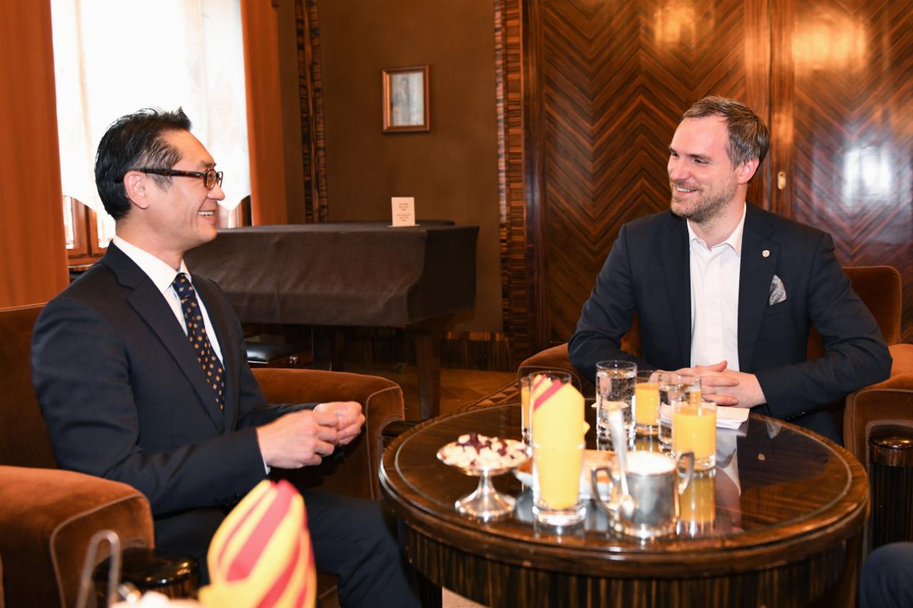 柯良叡代表於1月30日會晤布拉格市長賀吉普Zdeněk Hřib，就臺捷關係及城市交流等議題交換意見。