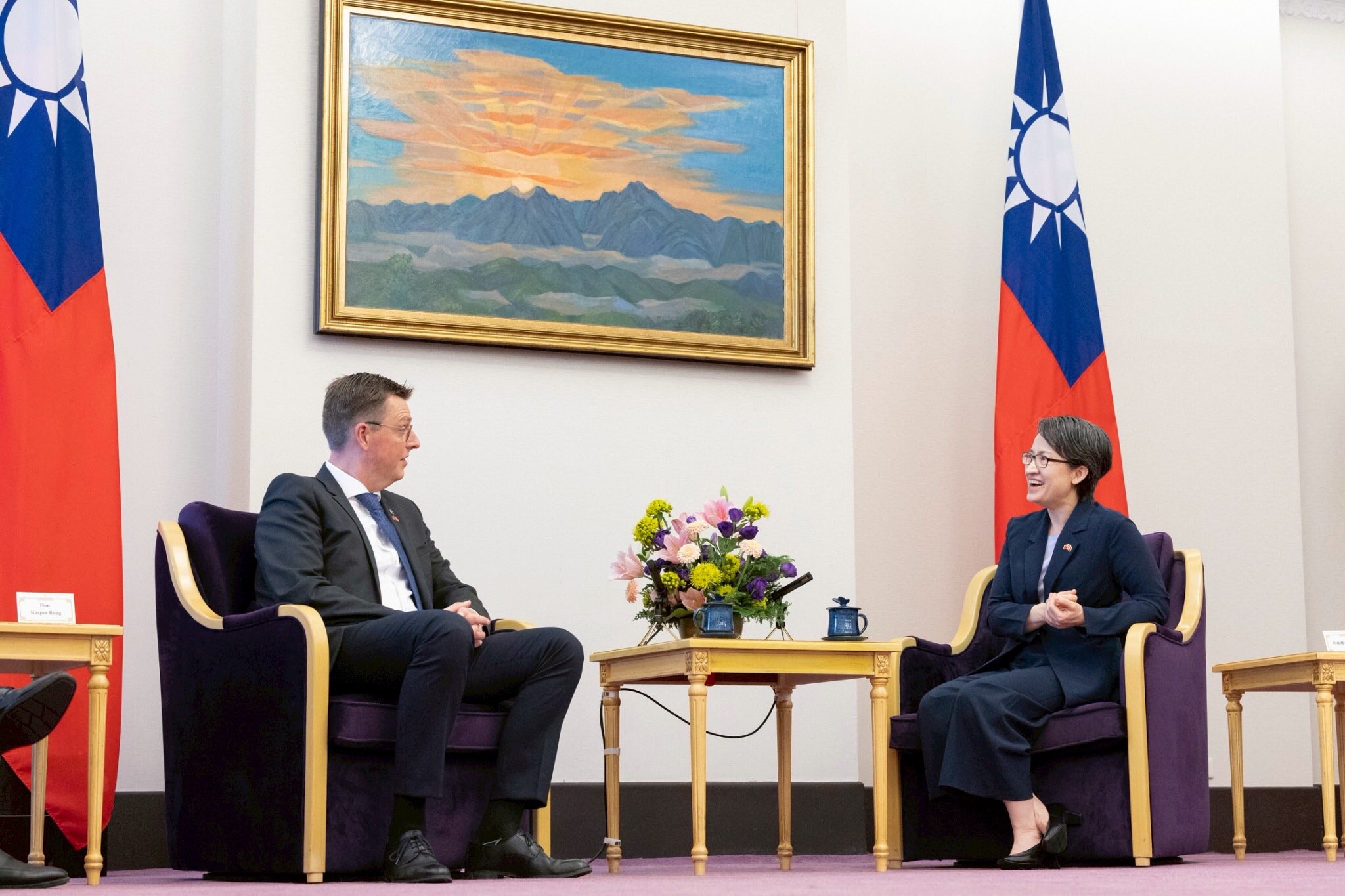 蕭美琴副總統於11月27日上午接見「丹麥國會議員訪問團」2