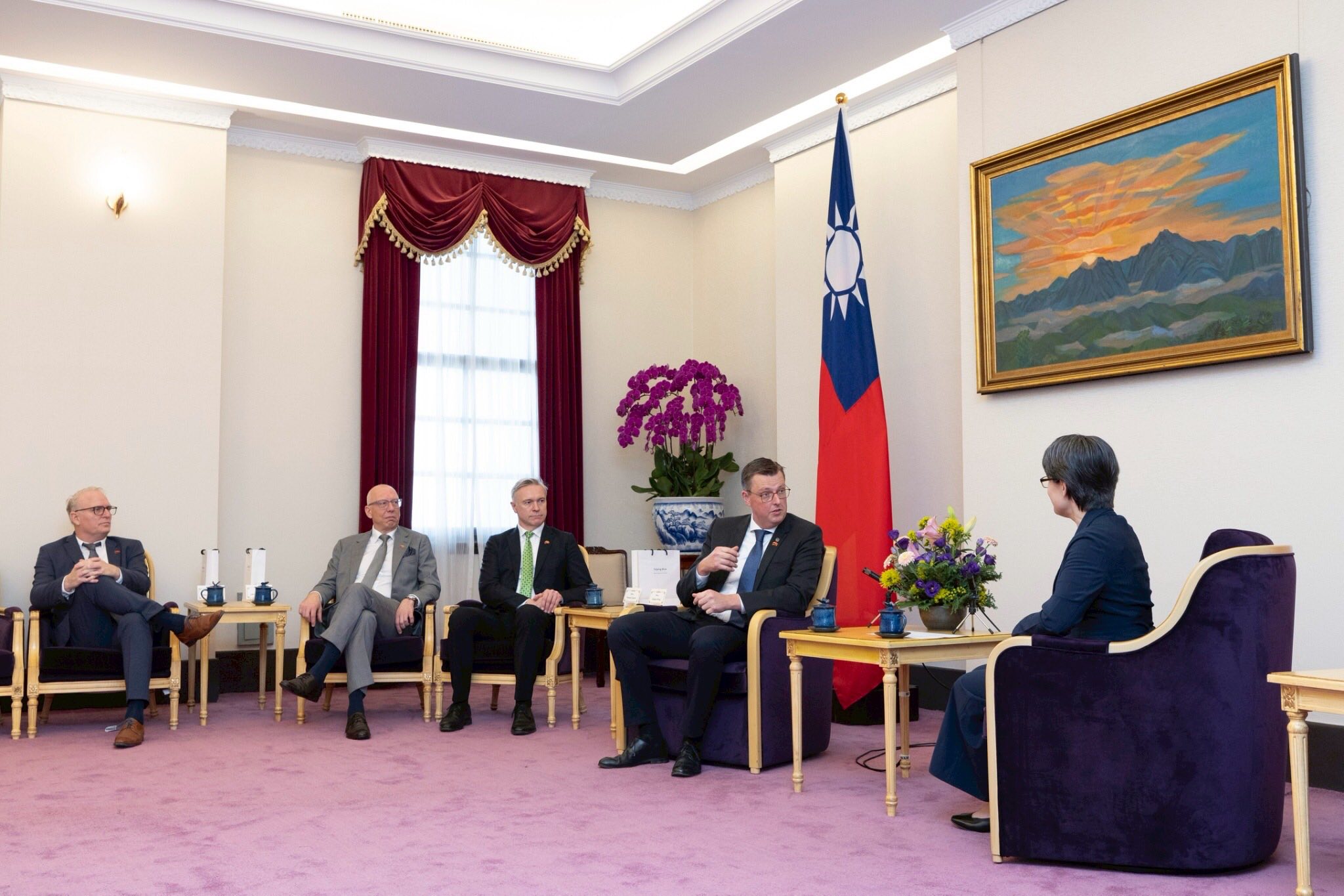 蕭美琴副總統於11月27日上午接見「丹麥國會議員訪問團」3