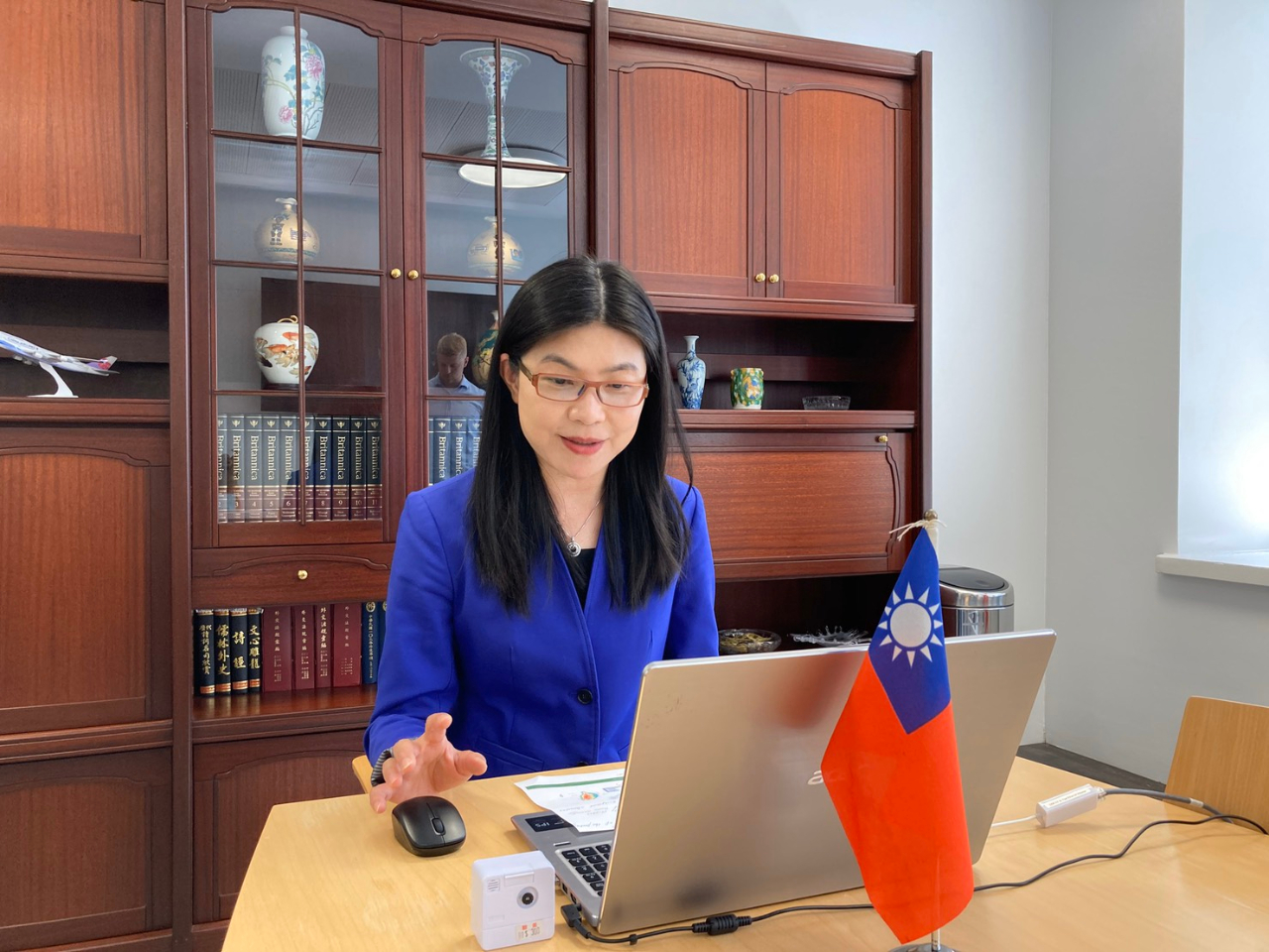 張代表秀禎很榮幸應邀於8月24日透過視訊向赫爾辛基國際扶輪社分享台灣防疫作為與成效，以及台灣參與世界衛生組織(WHO)的必要性。