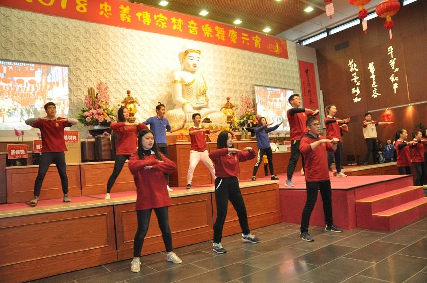 2.國際佛光會巴黎協會青年團舞蹈表演