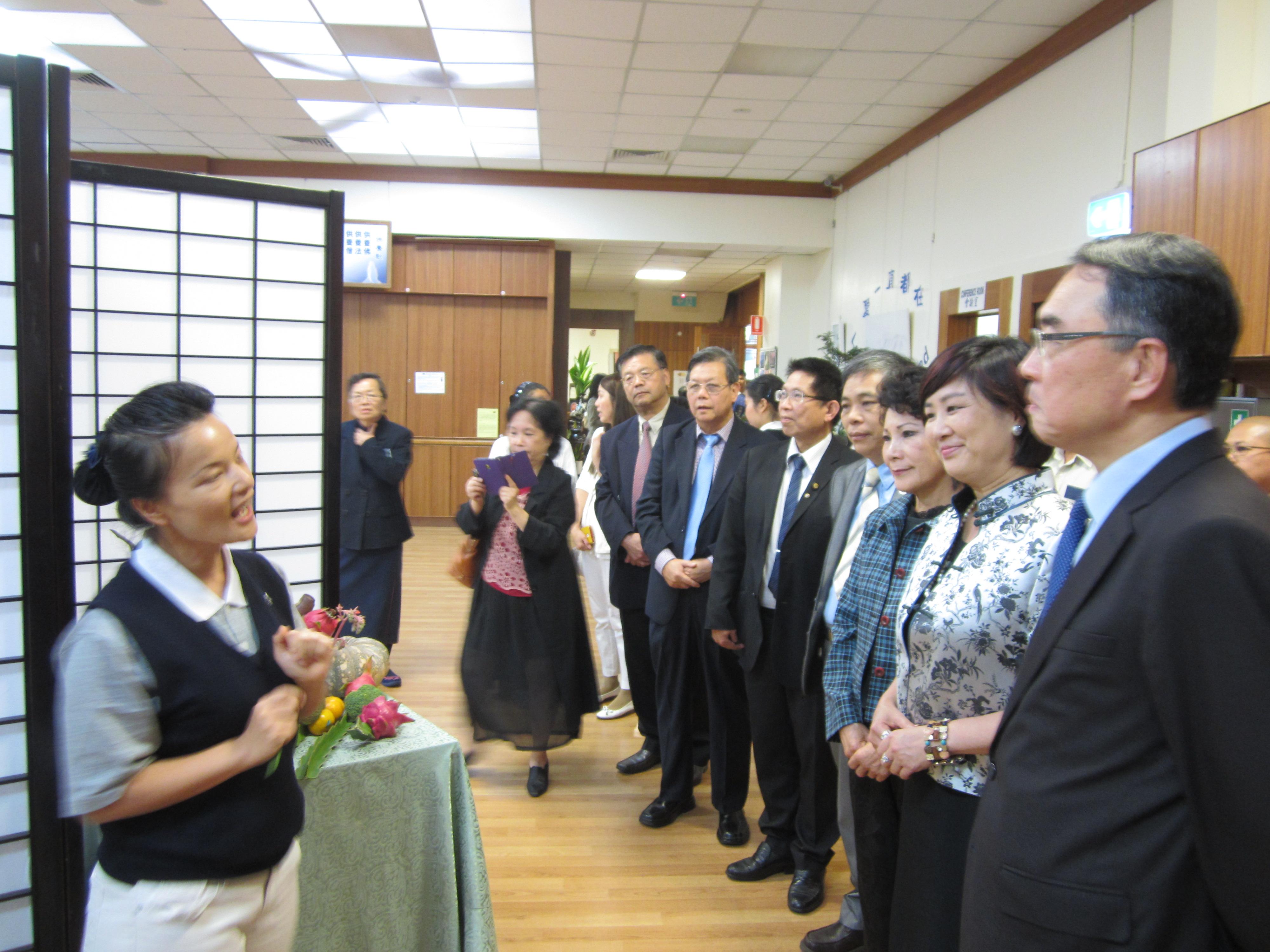 沈正宗處長伉儷參觀志業靜態展