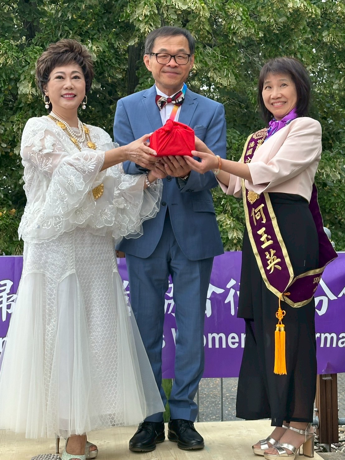The Global Federation of Chinese Business Women joyfully marks the re-foundation of its Germany Chapter, bringing together members and partners to celebrate this important milestone.
#世界華人工商婦女企管協會（#GFCBW）德國分會復會成功