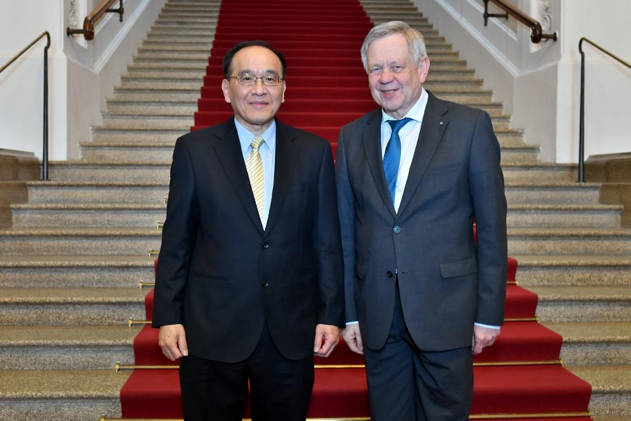 Generaldirektor Hsu zu Gast im Bayerischen Landtag. 