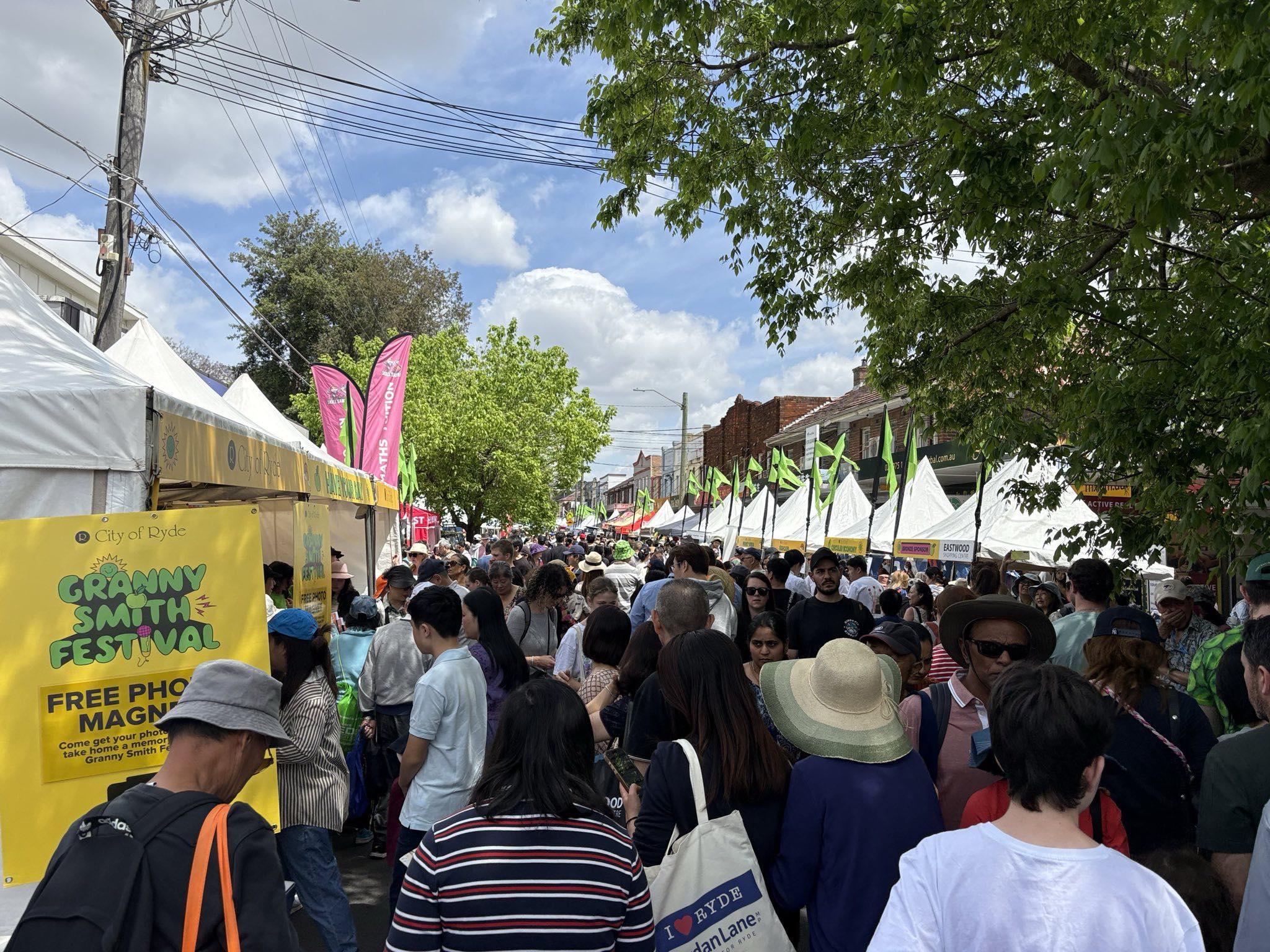 DG David Cheng-Wei Wu and Mrs. Wu Celebrated the City of Ryde’s 40th Granny Smith Festival