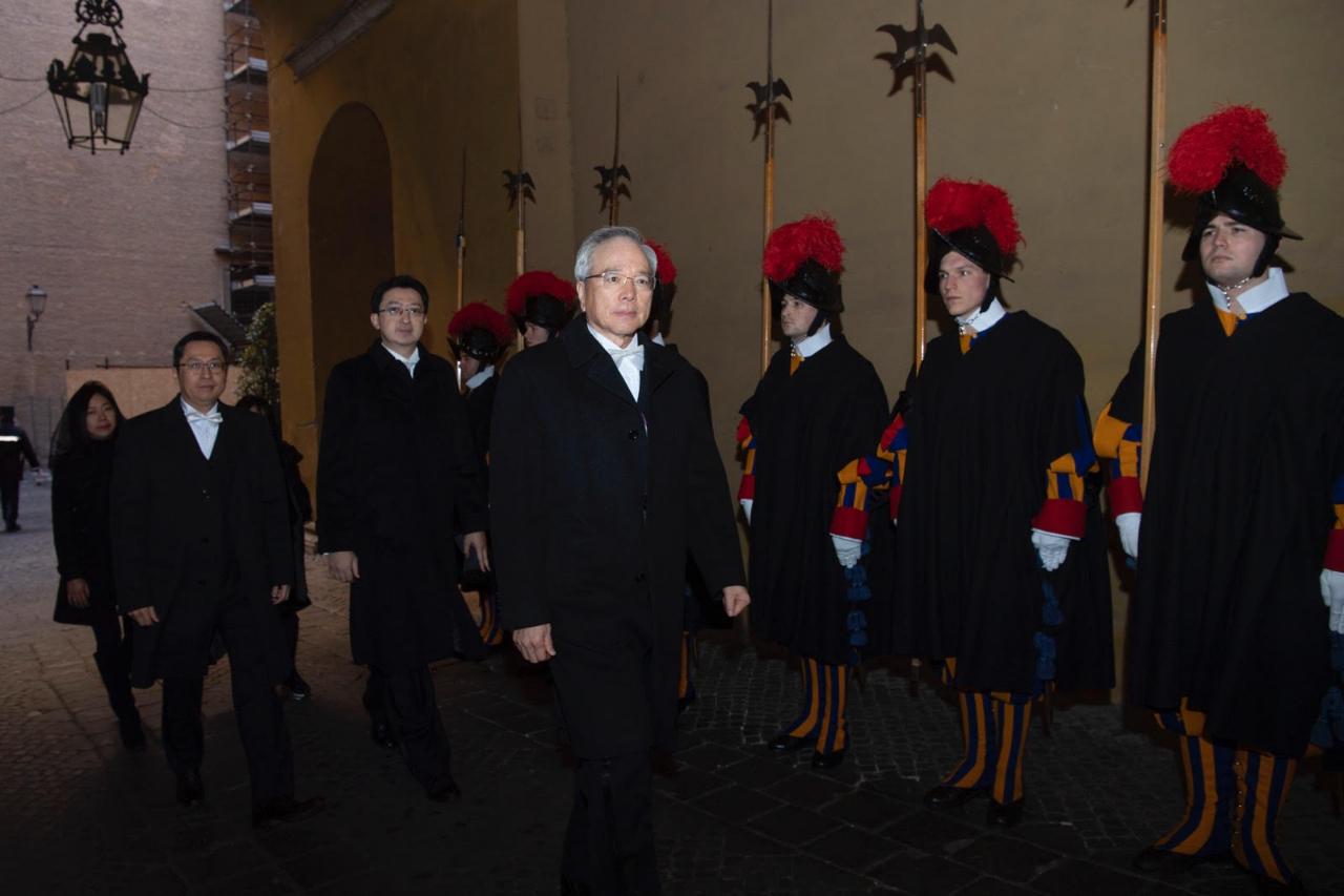 本館全體同仁榮幸出席教宗方濟各新年接見駐教廷外交使節團互賀新年活動