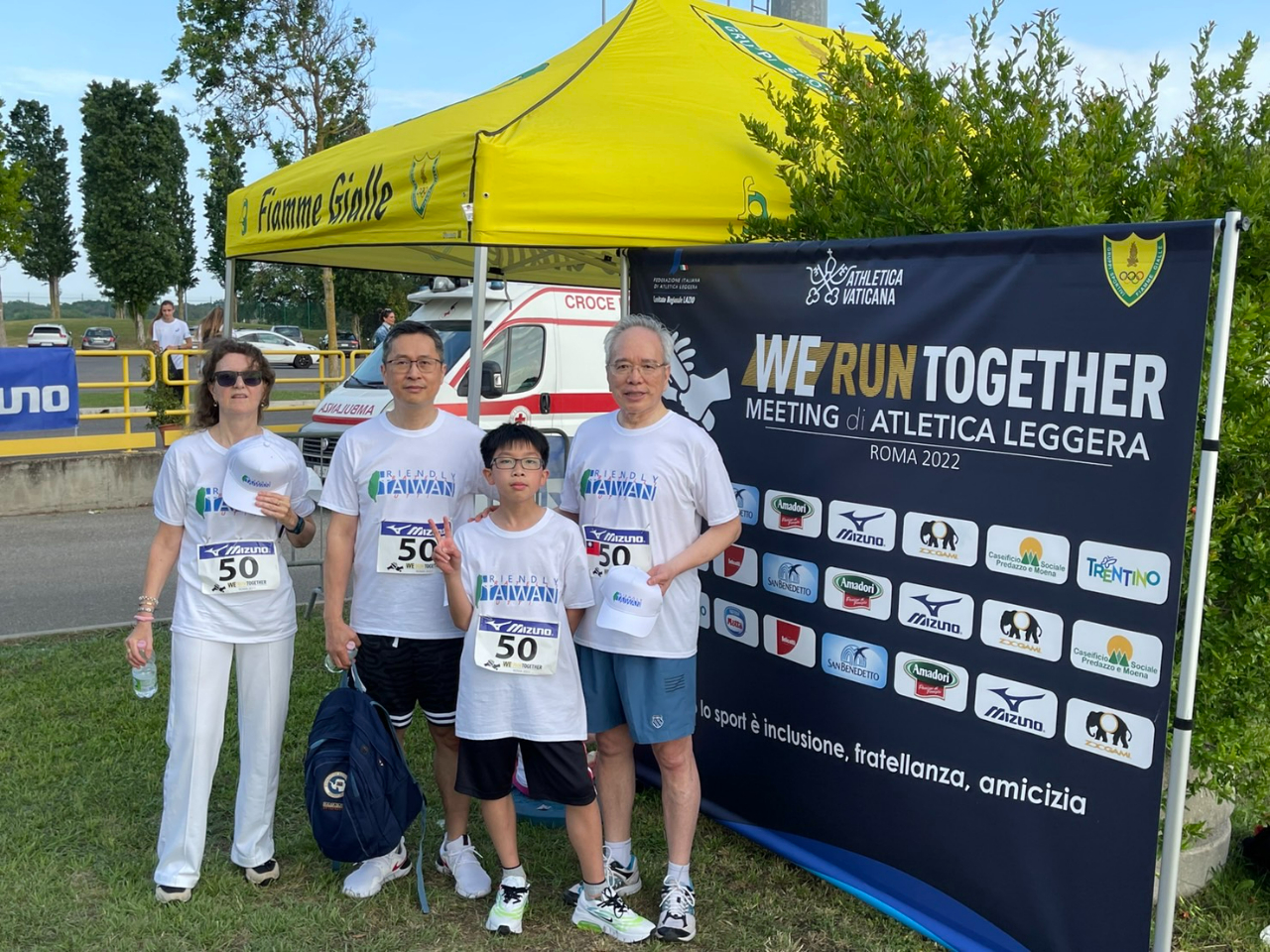駐教廷大使館組成的台灣代表隊由大使李世明、參事卓俊雄、卓俊雄10歲的兒子，以及義大利籍女性雇員組成，代表老、中、青世代及不同性別族群，涵蓋運動會中最年長與最年輕的參賽者，被教廷官員稱讚為「最具代表性」的隊伍。