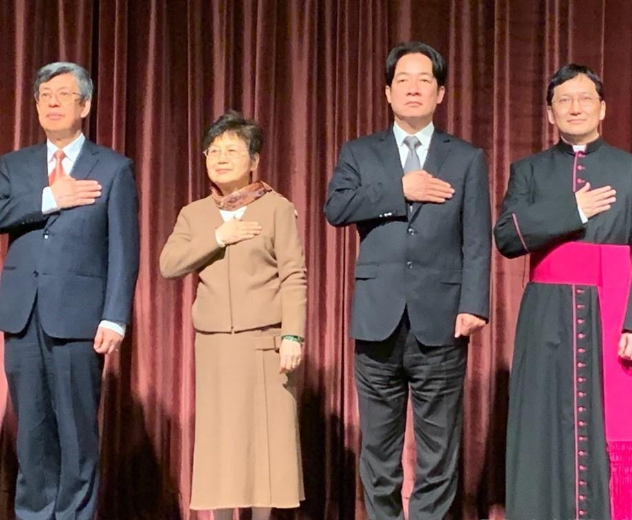 The Apostolic Nunciature in Taiwan held a reception on March 13, 2020, marking the 7th anniversary of the election of Pope Francis.
The ceremony was hosted by Charge d’Affaires of the Apostolic Nunciature, Rev. Msgr. Arnaldo Catalan, and attened by members of the clergy, vice President Chen Chien-jen and his wife and Vice President-elect Lai Ching-te.