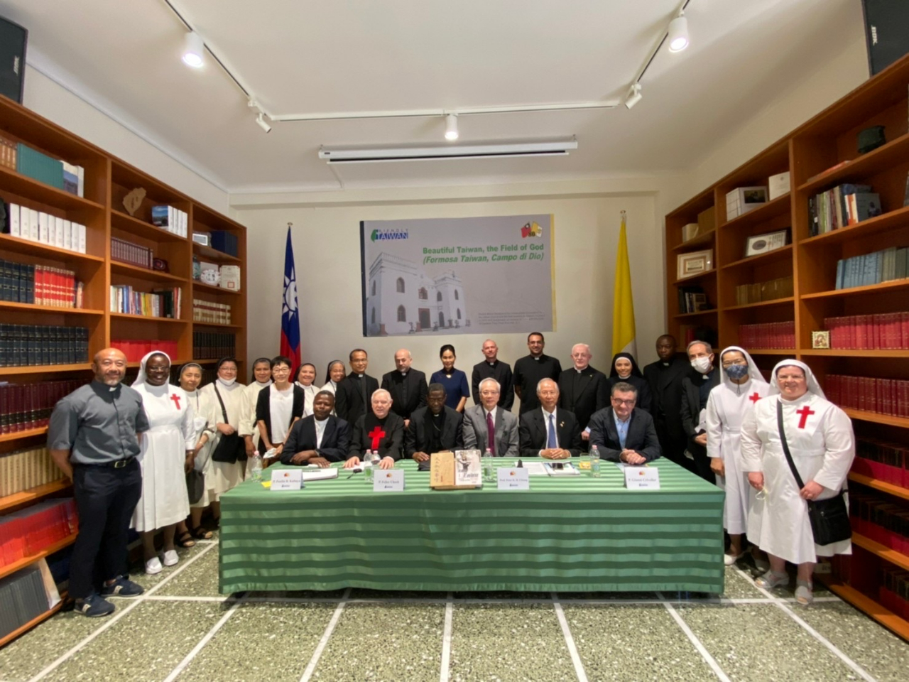 On the occasion of the 80th anniversary of diplomatic relations between the Embassy of the Republic of China (Taiwan) and the Holy See, the conference “Beautiful Taiwan, the Field of God” was hosted Rome on July 11, 2022.

Ambassador Matthew S.M. Lee and the Secretary of the Dicastery for Evangelization H.E. Msgr. Protase Rugambwa delivered the introductory addresses, while the speakers were three priests who have lived and worked in Taiwan for many years and mastered its culture and language: Fr. Gianni Criveller of the Pontifical Institute for Foreign Mission, Camillian missionary Fr. Felice Chech, and the Under-secretary of the Dicastery for Interreligious Dialogue Fr. Paulin Batairwa Kubuya. Prof. Peter Kuo Hsiuoung Chiang was the moderator. Among the over 80 attendees were members of the Diplomatic Corps accredited to the Holy See, religious of different congregations, journalists as well as Embassy’s friends.

In his introductory address, Msgr. Protase Rugambwa explained how to spread the Gospel to the Taiwanese people, because Taiwan is really a field of God, we are still at the beginning, there is still much work to do together, but we need to move forward following the guidance of the Holy Spirit.” He concluded his speech by saying that “it is urgent to give a powerful impetus to evangelization so that this Field of God may truly become a significant reality for evangelization activities in Asia, a light, a powerful beacon which testimonies God’s love conveyed in Jesus Christ.”
