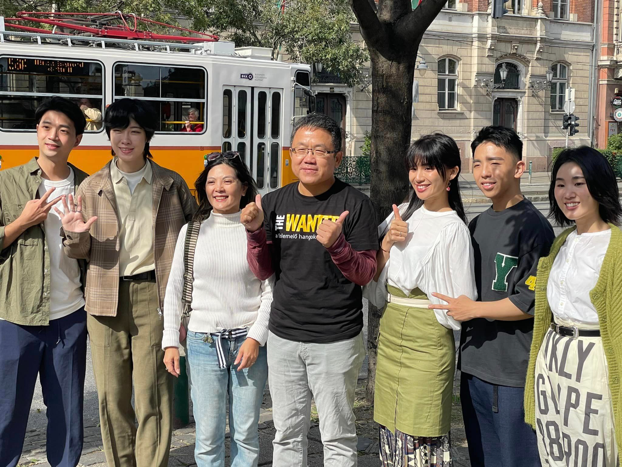 Idén Budapest 11. kerületében tartott Őszi Fesztivállal együttműködve meghívtuk a "The Wanted" tajvani acapella együttest, hogy klasszikus dalokat hozzon el a magyar közönségnek; Liu Shih-chung nagykövet úr bemutatott pár tajvani ételt, és személyesen vezette a Wanted csapatot körbe egy fotókiállításon, ami a tajnani ételekről szólt