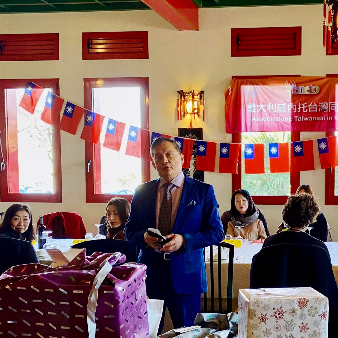 圖說：李新穎大使向威內托僑胞致意表達關懷並說明工作成果