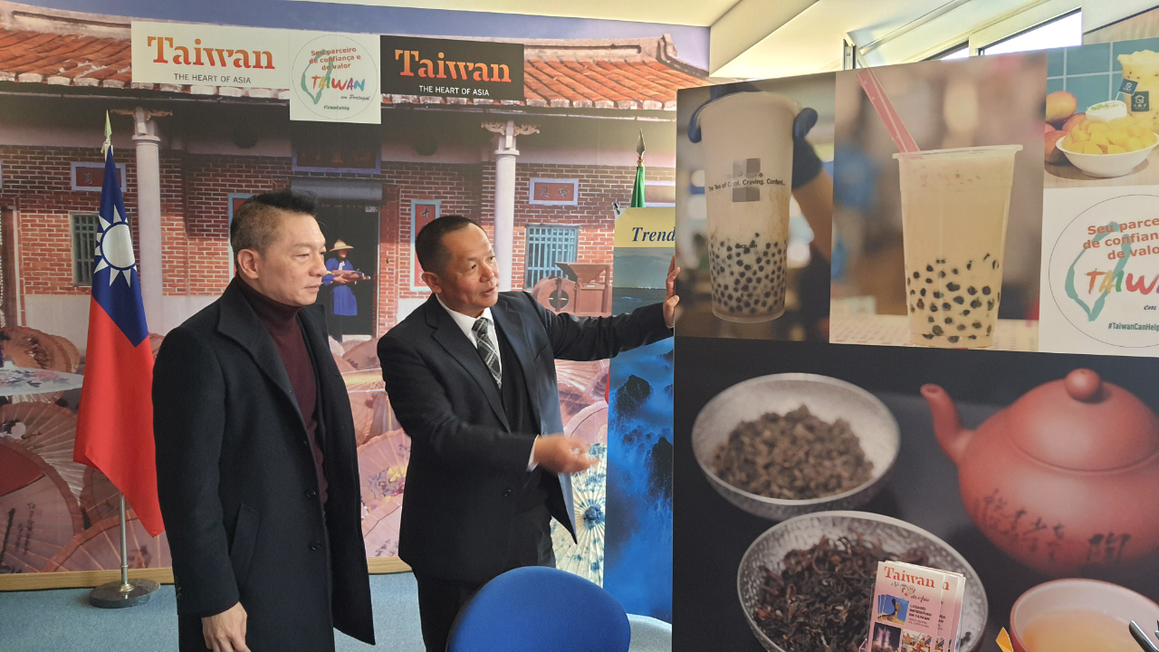 O Dr. Chao Chung-Chieh da Xia Jing Shan Arts and Culture Foundation, visitou a Lisboa para preparar a exposição de pintura da coleção desta fundação.