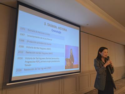 La Embajadora Vivia Chang fue invitada para participar en la conferencia del Club Rotario Madrid Serrano