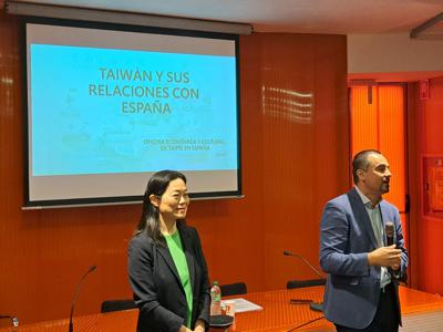 La Embajadora Vivia Chang fue invitada para participar en una conferencia de la Universidad Autónoma de Madrid